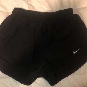 Black nike shorts S✔️